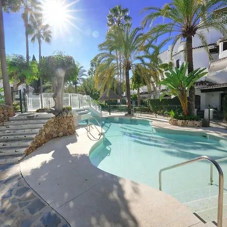 1081 Luxurious Beachfront Penthouse With Private Jacuzzi Lägenhet *