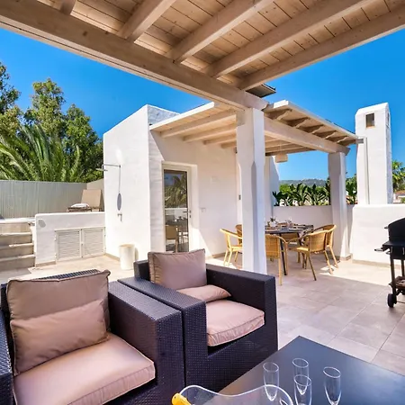 1081 Luxurious Beachfront Penthouse With Private Jacuzzi Lägenhet