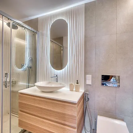 Lägenhet 1081 Luxurious Beachfront Penthouse With Private Jacuzzi *